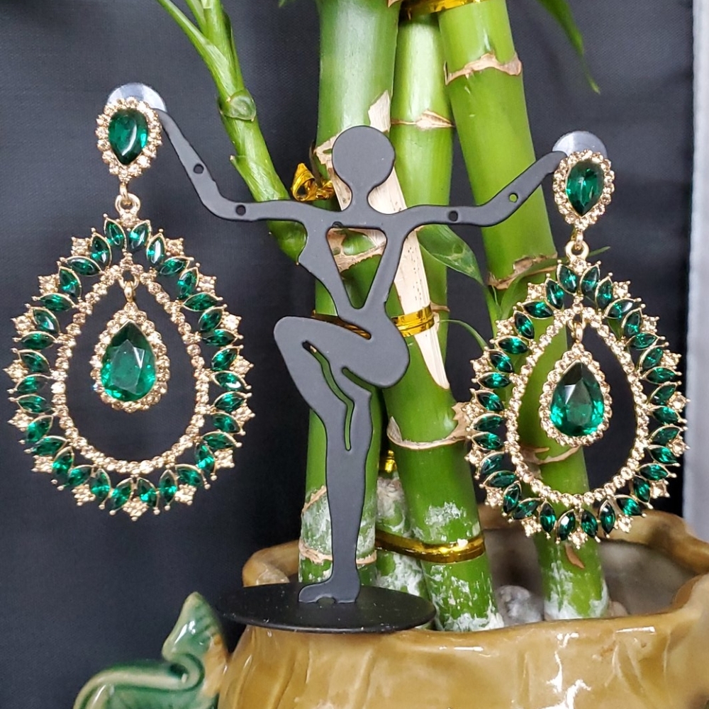 FANCY EARRING
